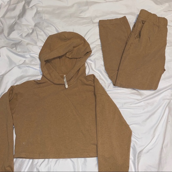 Aritzia Sweaters - ARITZIA SWEAT SUIT BABATON BROWN // BARELY WORN